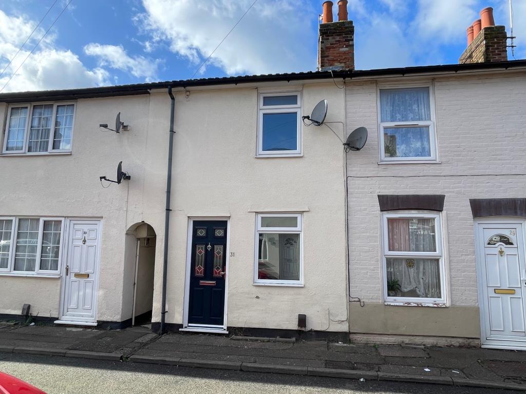 Lot: 107 - TWO-BEDROOM TERRACE HOUSE - 31 New Park Street 2 bed house in Colchester